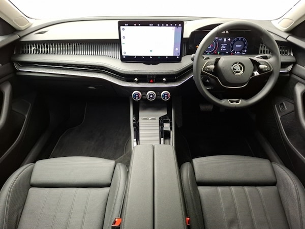 Used Skoda Superb 2024 for sale - 76221263: Photo 2
