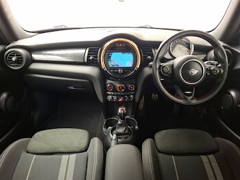 Used MINI Hatch 2019 for sale - 77663869: Photo