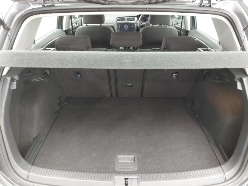 Used Volkswagen Golf 2018 for sale - 77284402: Photo 8