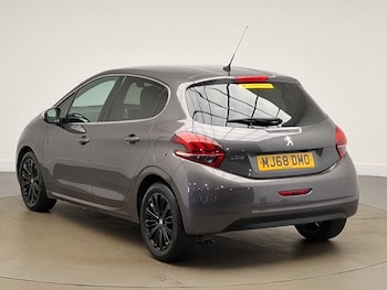 Used Peugeot 208 2018 for sale - 78642361: Photo