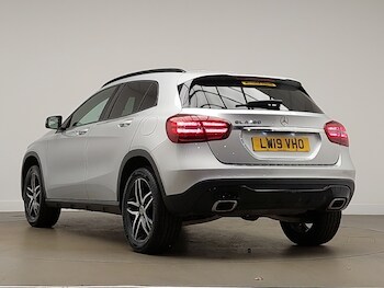 Used Mercedes-Benz GLA 2019 for sale - 77475854: Photo