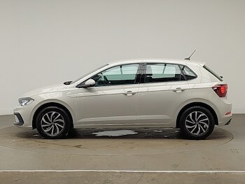 Used Volkswagen Polo 2024 for sale - 77852192: Photo