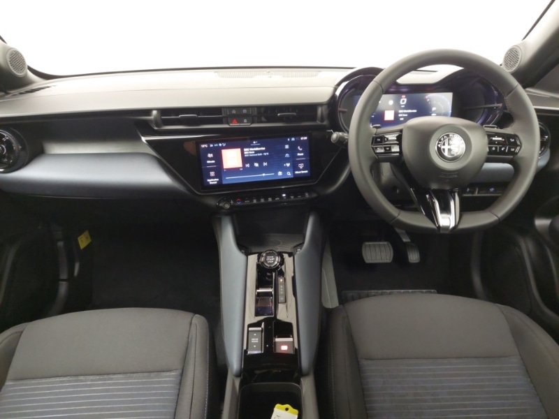 Used Alfa Romeo Junior 2025 for sale - 76383878: Photo 2