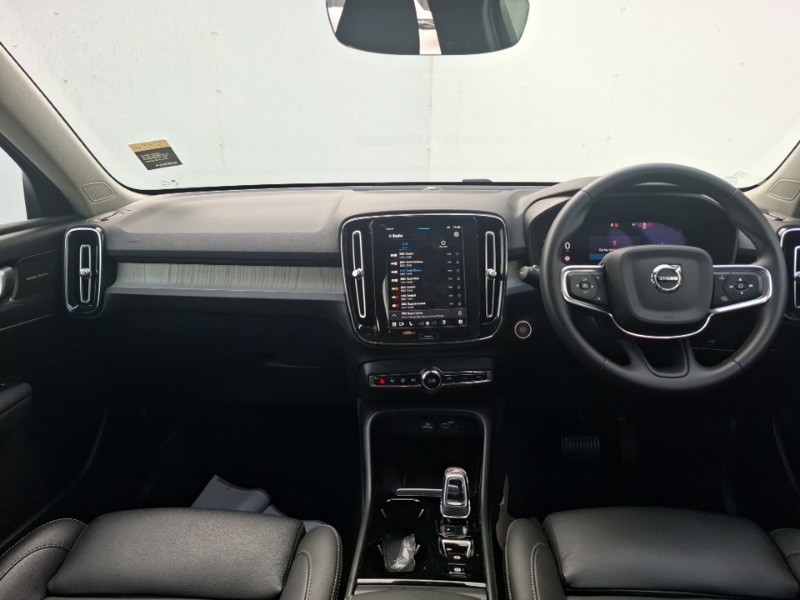 Used Volvo XC40 2024 for sale - 76233575: Photo 2