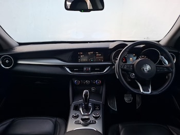 Used Alfa Romeo Stelvio 2021 for sale - 76354600: Photo