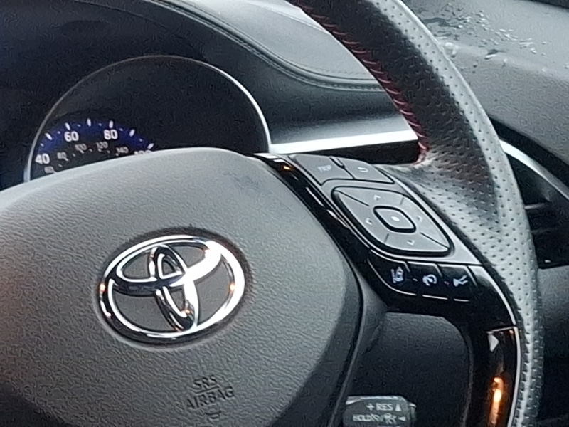 Used Toyota C-HR 2022 for sale - 76543250: Photo 11