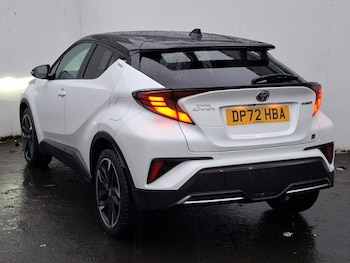 Used Toyota C-HR 2022 for sale - 76543250: Photo