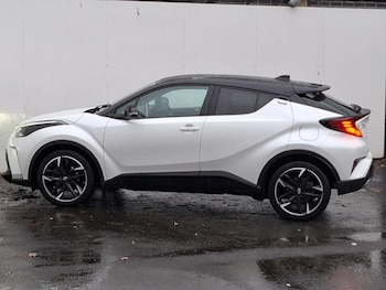 Used Toyota C-HR 2022 for sale - 76543250: Photo