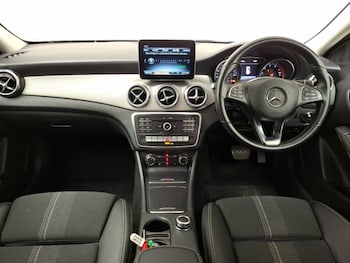 Used Mercedes-Benz GLA 2019 for sale - 78642357: Photo