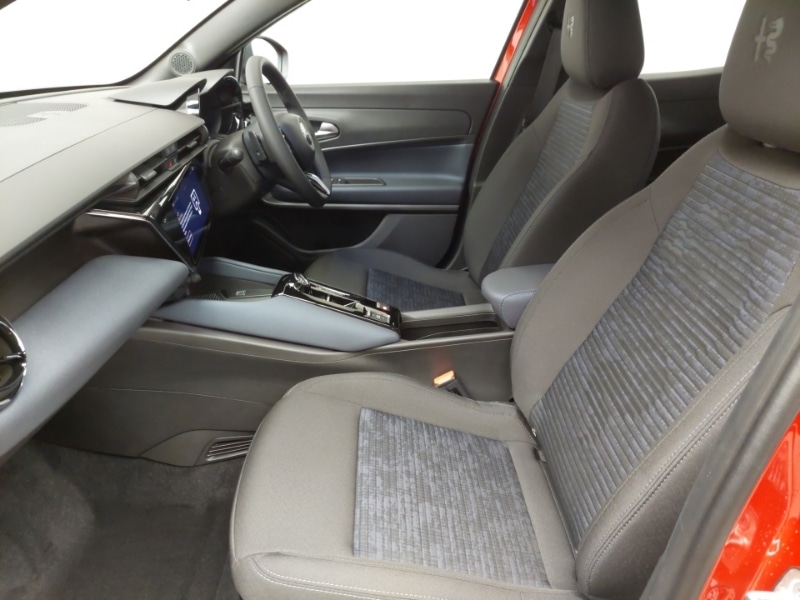 Used Alfa Romeo Junior 2025 for sale - 76785753: Photo 5