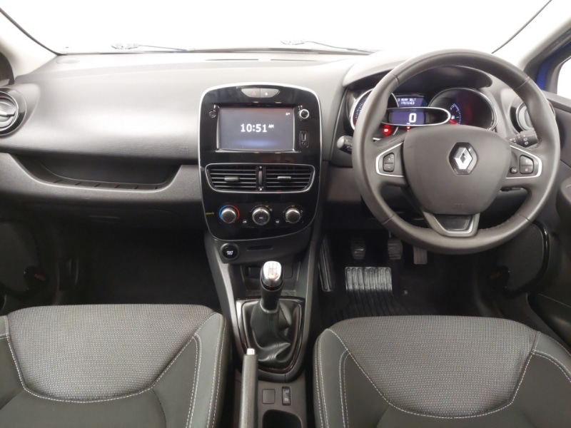 Used Renault Clio 2018 for sale - 77352431: Photo 2