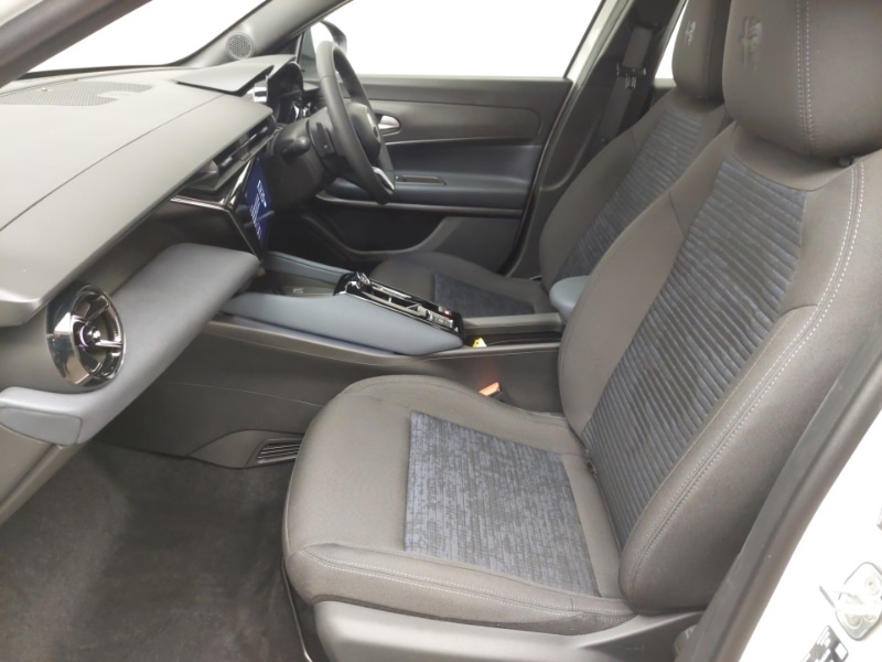 Used Alfa Romeo Junior 2025 for sale - 76951638: Photo 5