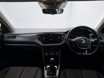 Used Volkswagen T-Roc 2018 for sale - 76331540: Photo