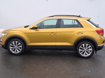 Used Volkswagen T-Roc 2018 for sale - 76331540: Photo