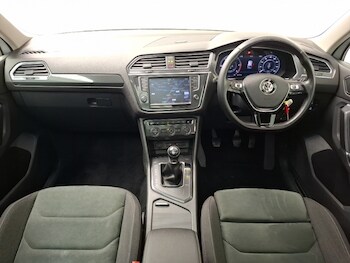 Used Volkswagen Tiguan 2017 for sale - 77823005: Photo