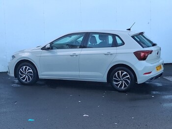 Used Volkswagen Polo 2023 for sale - 77214077: Photo