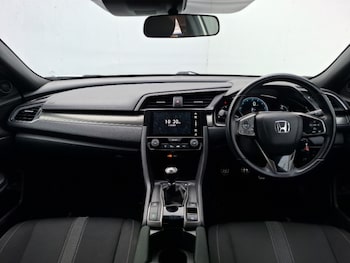 Used Honda Civic 2019 for sale - 76195434: Photo 2