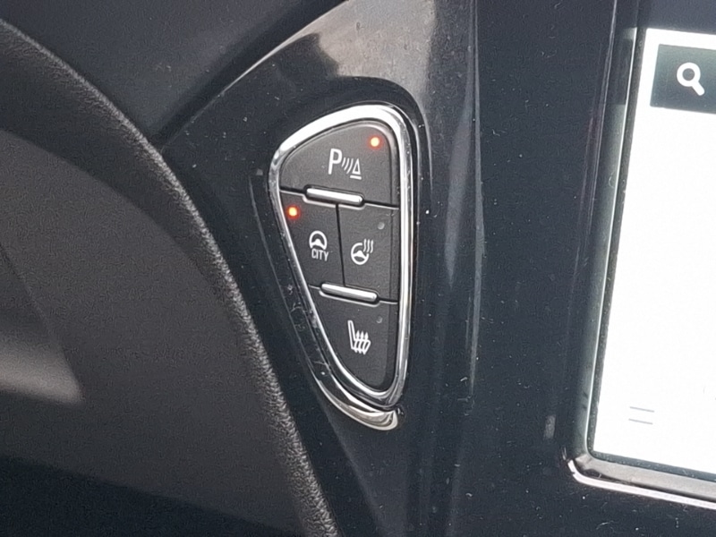 Used Vauxhall Corsa 2018 for sale - 76651775: Photo 19