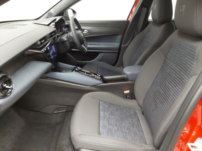 Used Alfa Romeo Junior 2025 for sale - 76763577: Photo 5