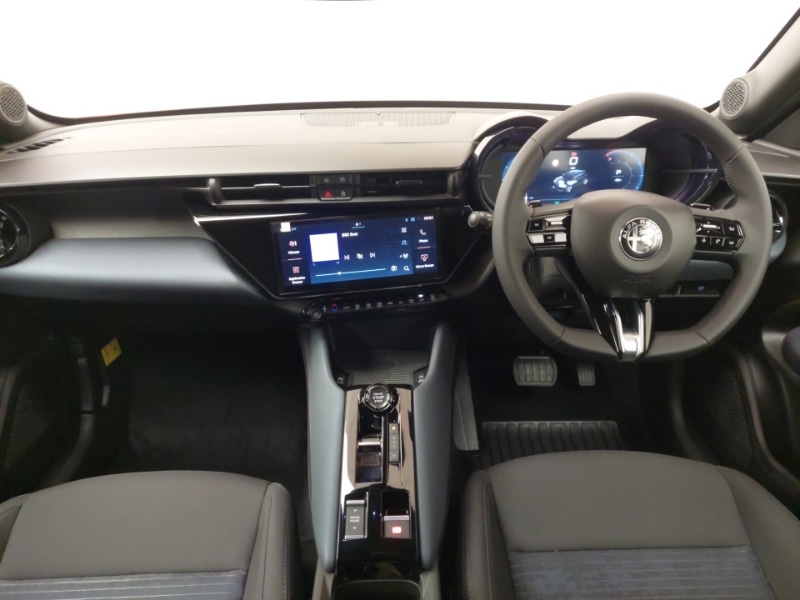 Used Alfa Romeo Junior 2025 for sale - 76958938: Photo 2