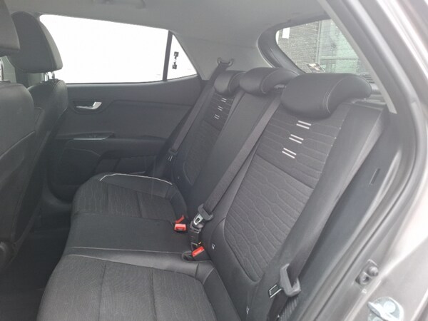 Used Kia Stonic 2023 for sale - 75775695: Photo 6