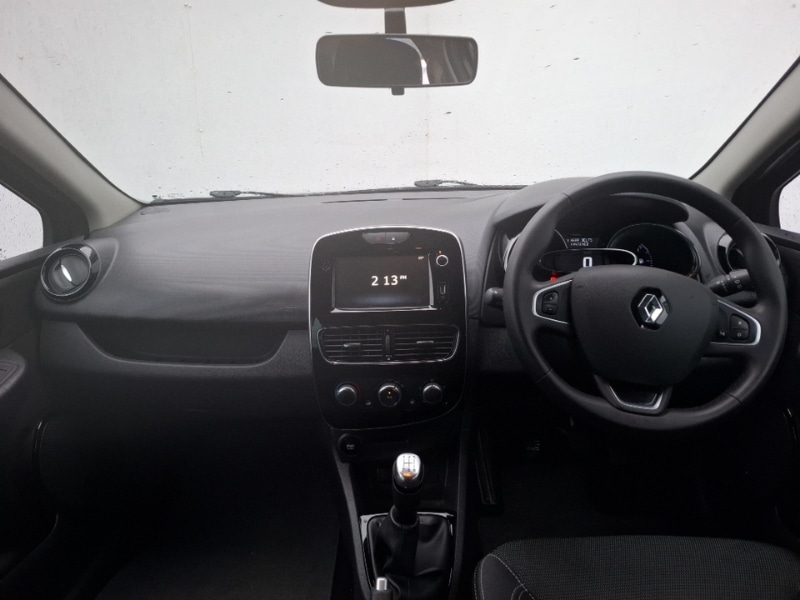 Used Renault Clio 2019 for sale - 76879853: Photo 2