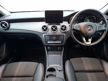 Used Mercedes-Benz GLA 2019 for sale - 76834038: Photo