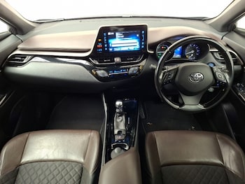 Used Toyota C-HR 2017 for sale - 79546208: Photo