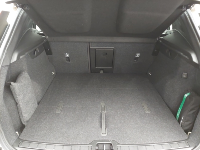 Used Volvo XC40 2024 for sale - 77251801: Photo 8