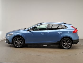 Used Volvo V40 2015 for sale - 79286046: Photo