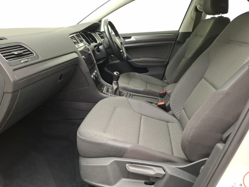 Used Volkswagen Golf 2018 for sale - 77815469: Photo 5