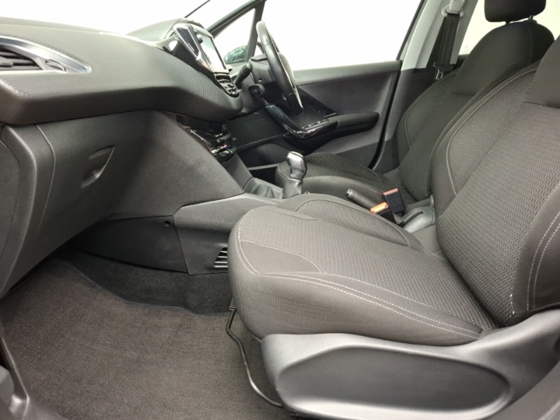 Used Peugeot 208 2019 for sale - 77070052: Photo 5