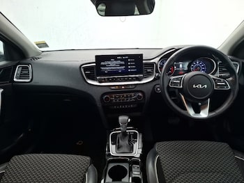 Used Kia Ceed 2024 for sale - 76230060: Photo 2