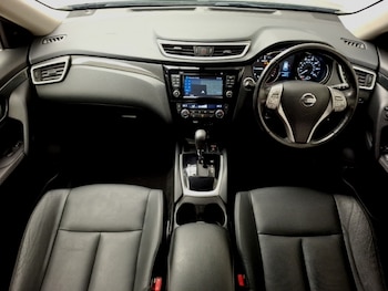 Used Nissan X-Trail 2017 for sale - 76683504: Photo