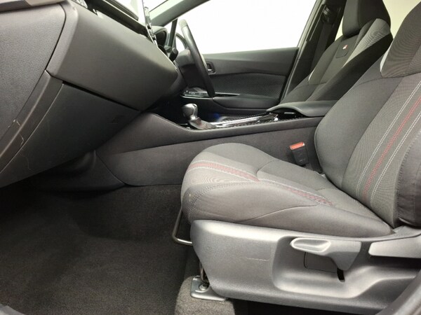 Used Toyota C-HR 2022 for sale - 76195208: Photo 5