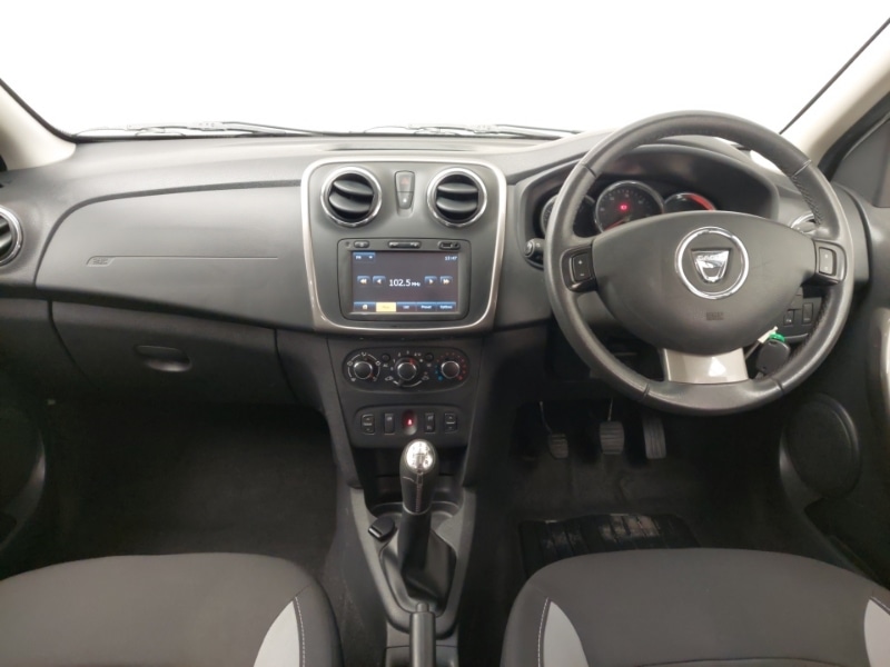 Used Dacia Sandero Stepway 2014 for sale - 77652313: Photo 2