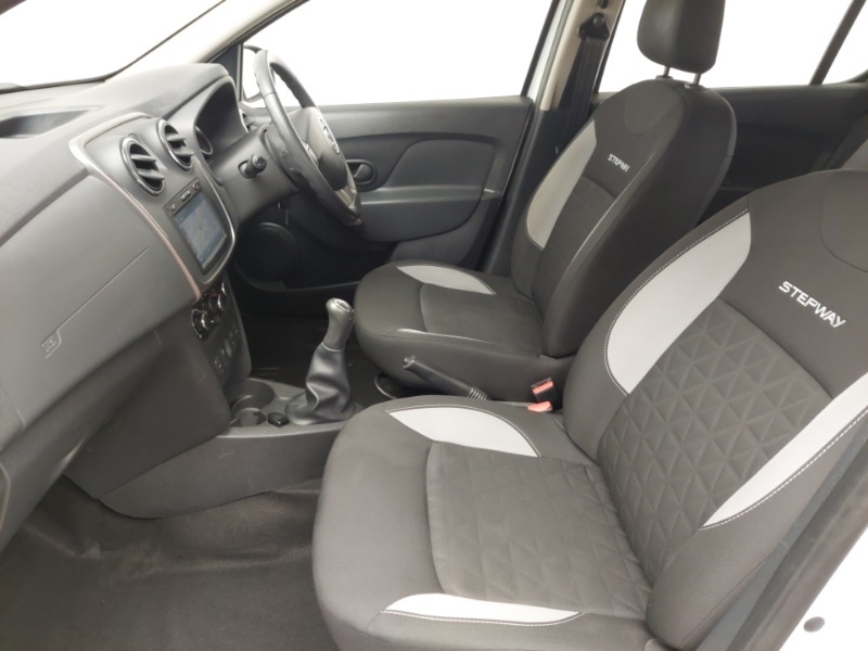 Used Dacia Sandero Stepway 2014 for sale - 77652313: Photo 5