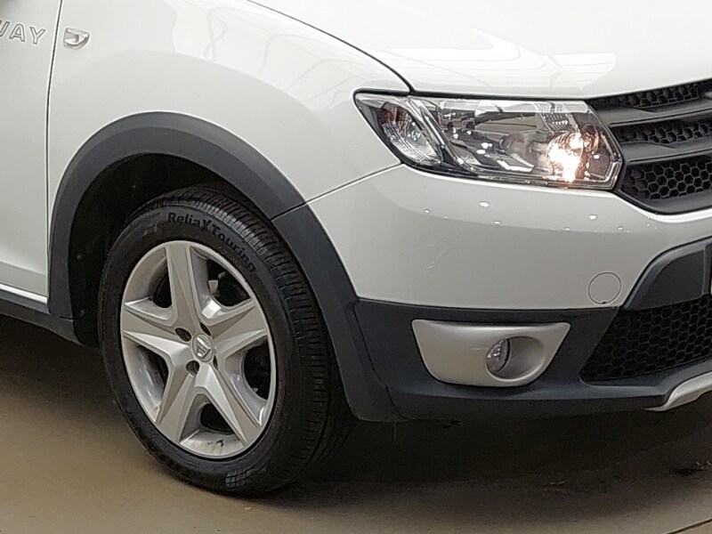 Used Dacia Sandero Stepway 2014 for sale - 77652313: Photo 9