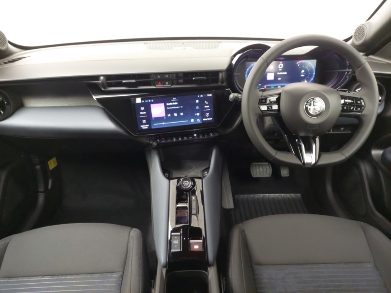 Used Alfa Romeo Junior 2025 for sale - 77065964: Photo 2