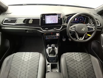 Used Volkswagen T-Roc 2023 for sale - 77070069: Photo