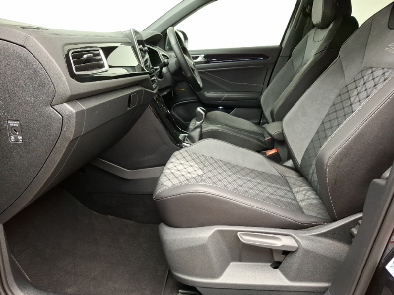 Used Volkswagen T-Roc 2023 for sale - 77070069: Photo 5