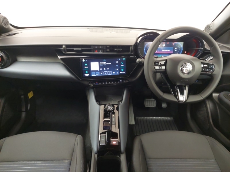 Used Alfa Romeo Junior 2025 for sale - 77980936: Photo 2