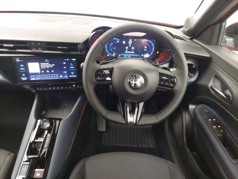 Used Alfa Romeo Junior 2025 for sale - 77980936: Photo 7