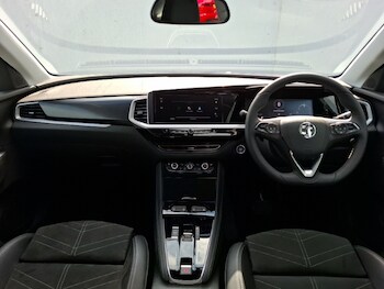 Used Vauxhall Grandland 2024 for sale - 76183342: Photo 2