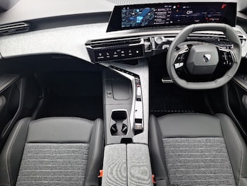 Used Peugeot 5008 2025 for sale - 77086807: Photo