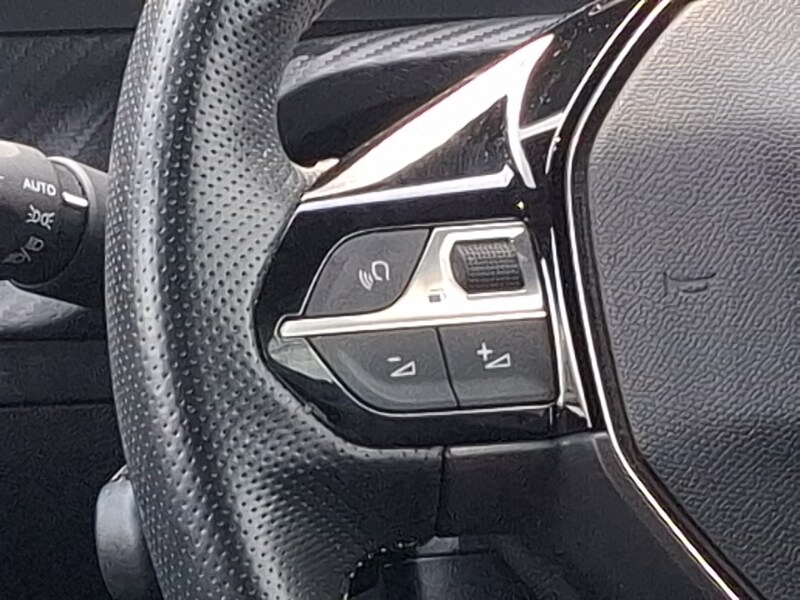 Used Peugeot 2008 2023 for sale - 76763605: Photo 10