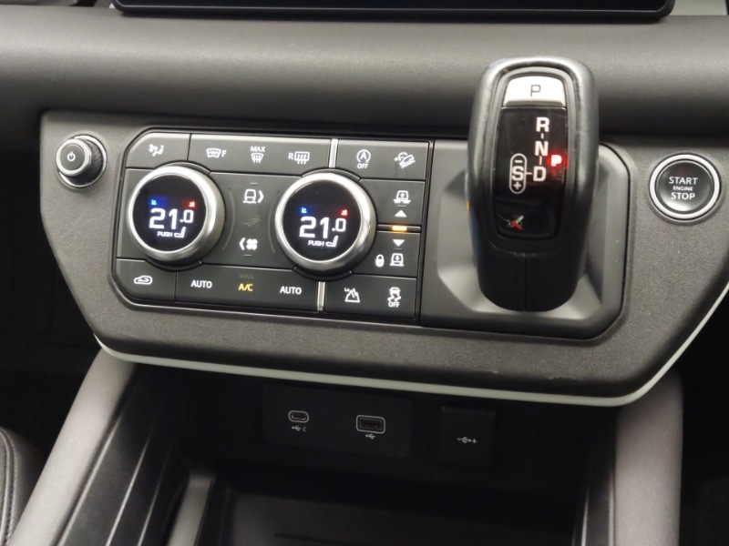 Used Land Rover Defender 2020 for sale - 76533128: Photo 16