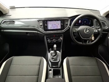 Used Volkswagen T-Roc 2021 for sale - 77652323: Photo