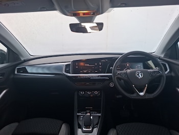 Used Vauxhall Grandland 2022 for sale - 76066567: Photo 2