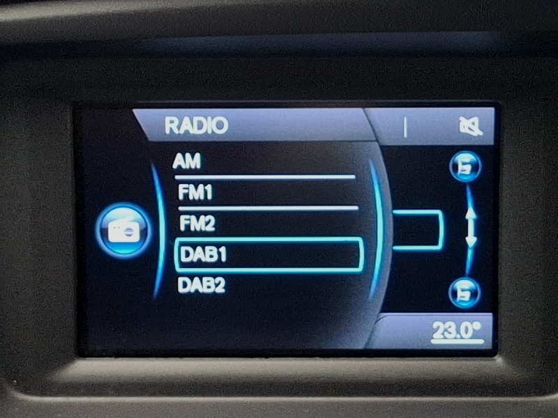 Used Volvo V40 2015 for sale - 77760946: Photo 10